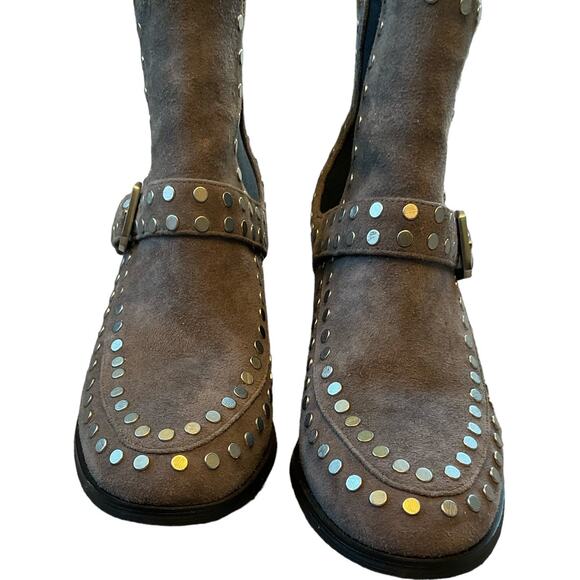 EUC $320 Lola Cruz Anthropologie Gray Suede Studded Chelsea Boots Size 37 or 6.5 - Picture 3 of 12